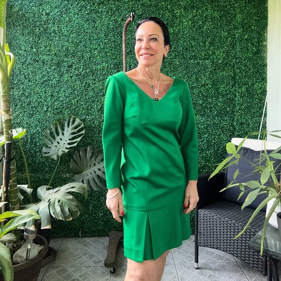 Chic Green Dress - Picture 1 of 7